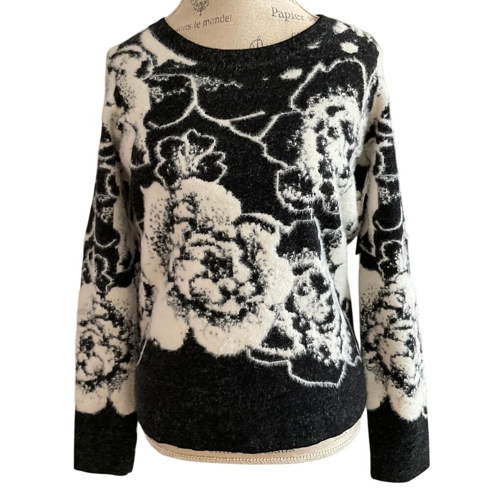 Liverpool Los Angeles Women's Sweater Floral Black White Size Small NWT